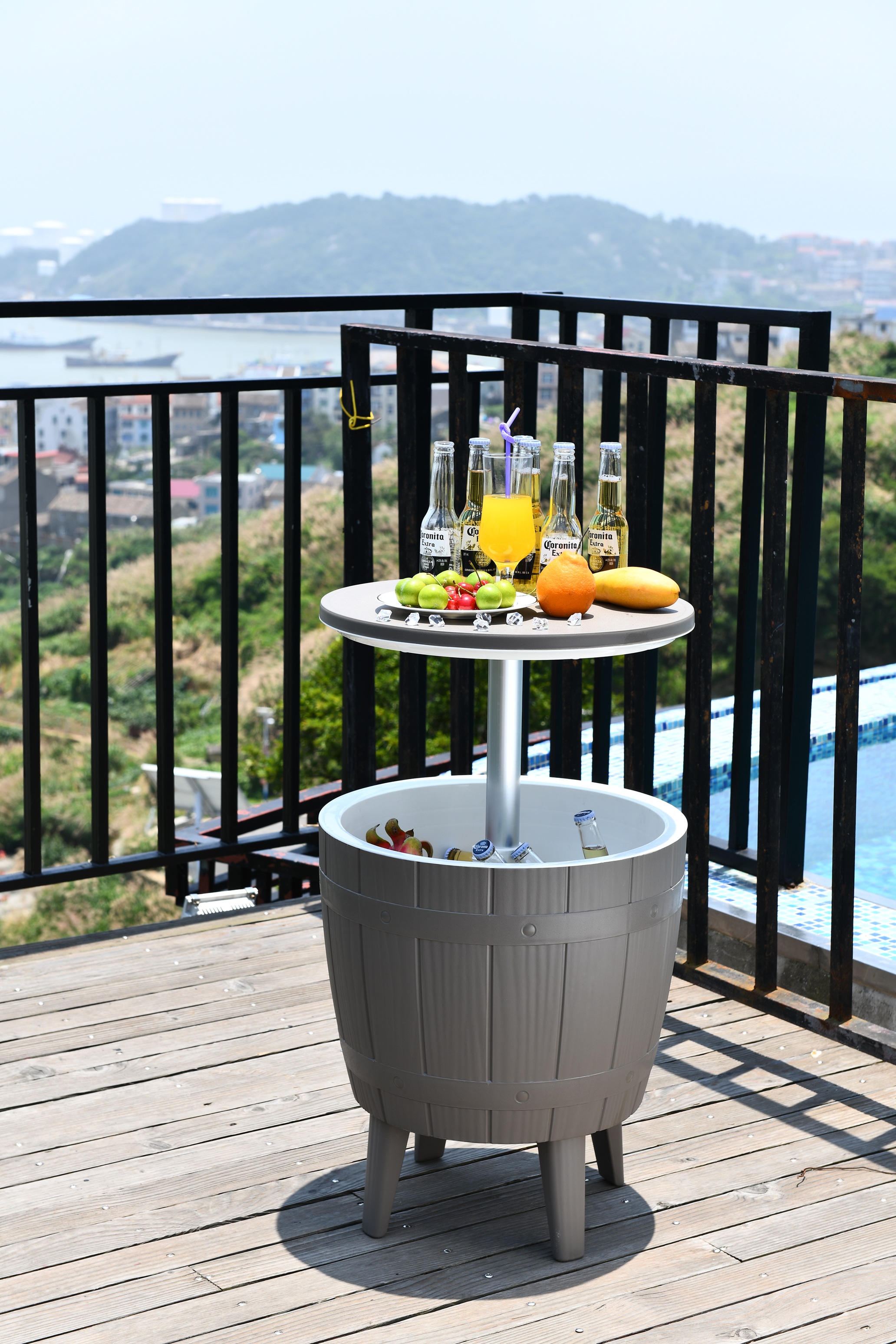 Outdoor 3-in-1 - Combines Cooler Cocktail Table And Coffee Table(37L)